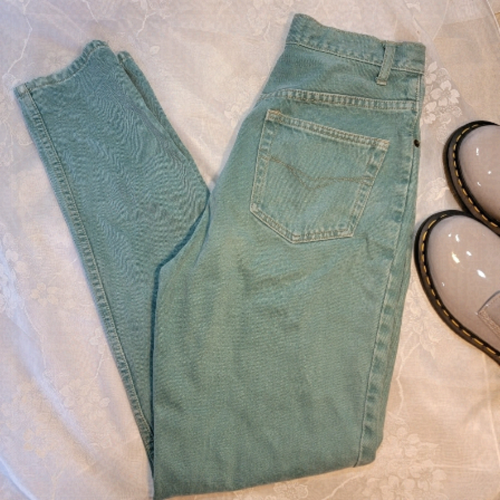 Vintage denim ✨️ Dixie Blues blue/green mom jeans size 9. See measurements *